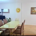 Blue Bay Beach Front Apartment Uji Ftohte